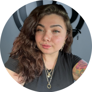 master-pierce-book-service-tattoo-artist-sasha